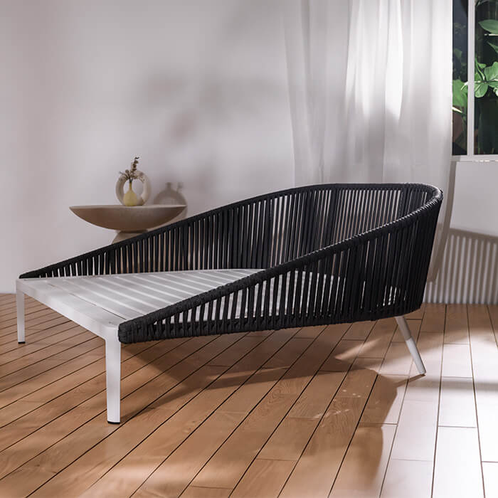 Moderne stijl buiten rotan ligbed met kussens en kussens aluminium frame ligstoelen tuin