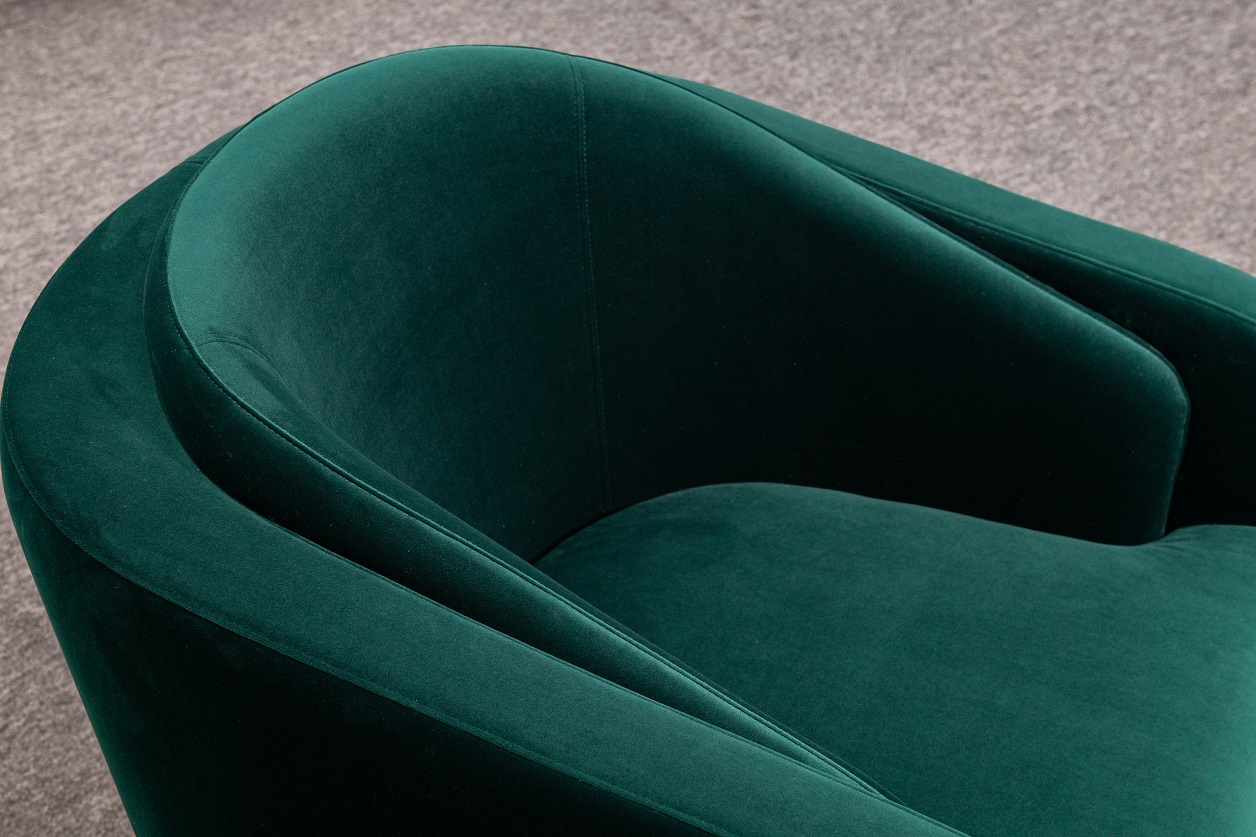 Eigentijdse groen fluwelen gestoffeerde loungefauteuil met gouden poten